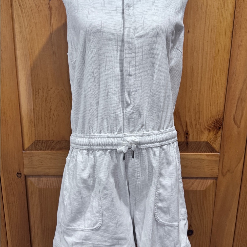 Athleta White Textured Fabric